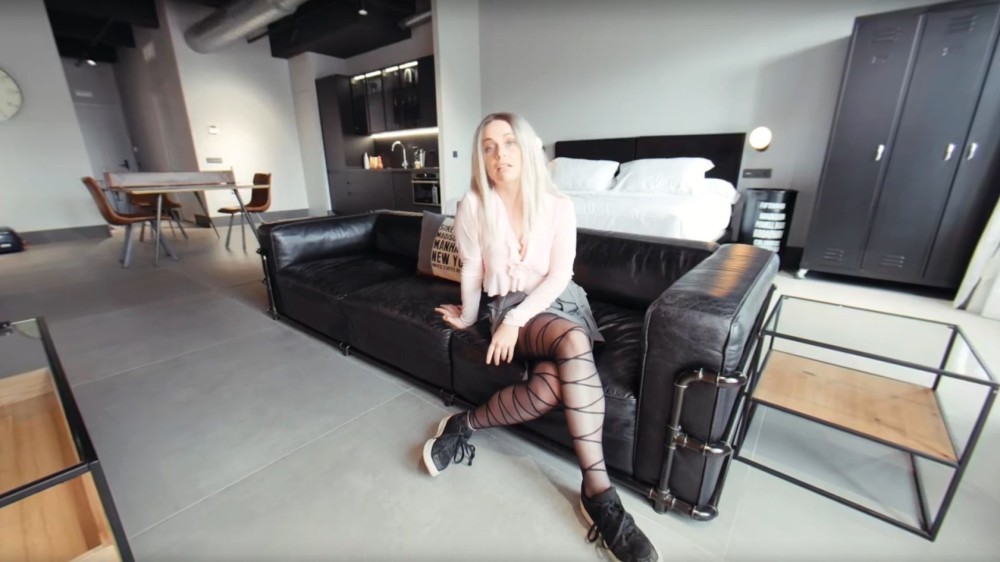 Jade Mar in Closeup Cuck VR Domination