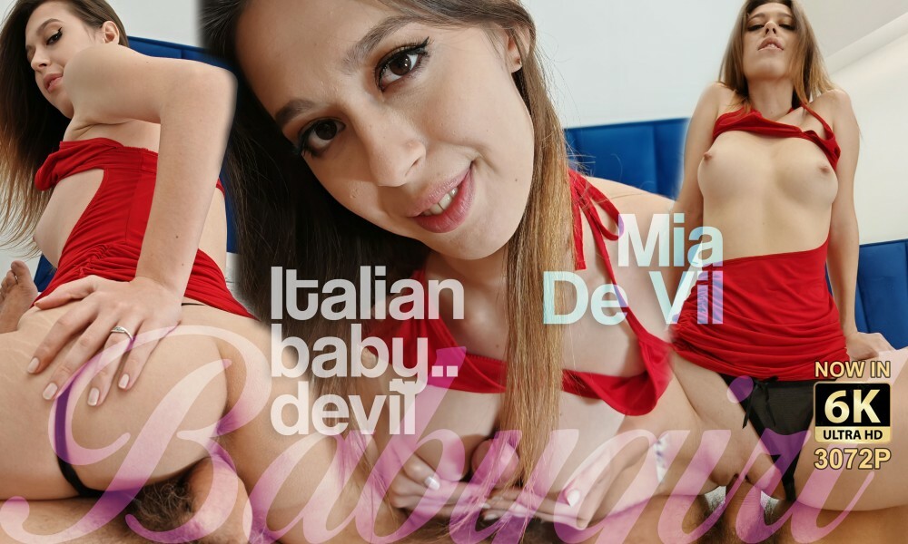 Mia de Vil in Fiery Italian VR Passion
