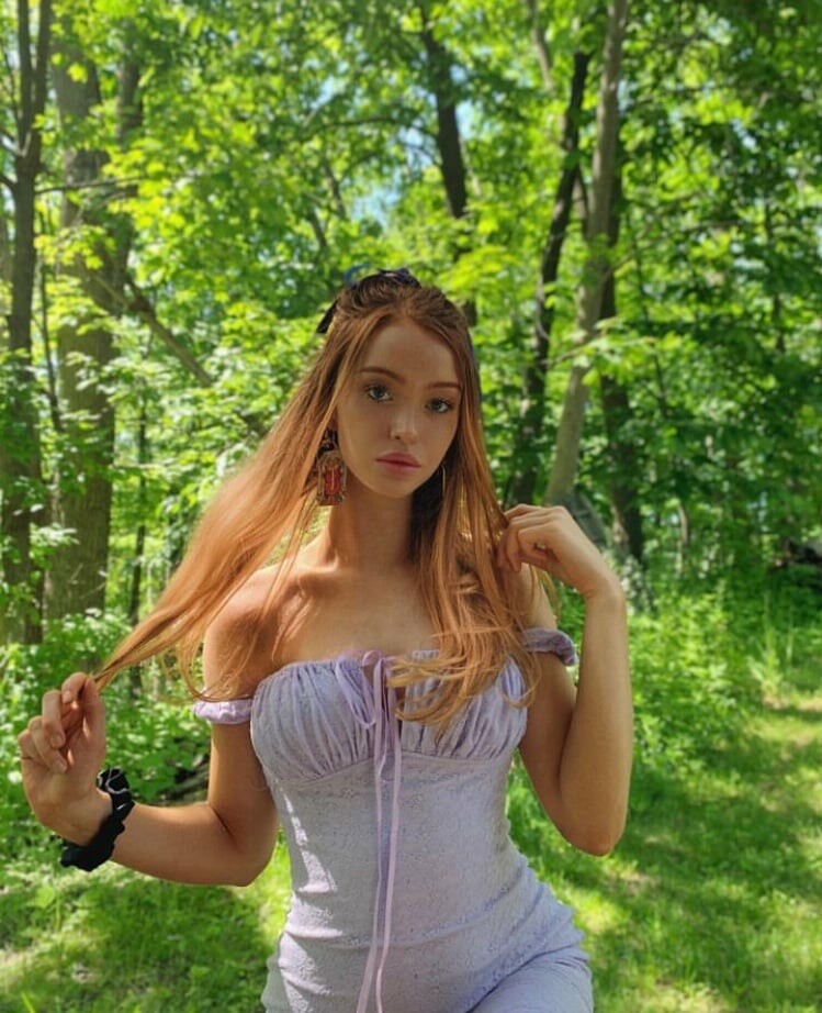Zoeyy Luna 2