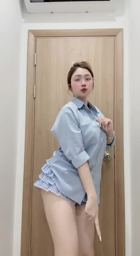 Seductive Dancer Unleashes Passionate Moves