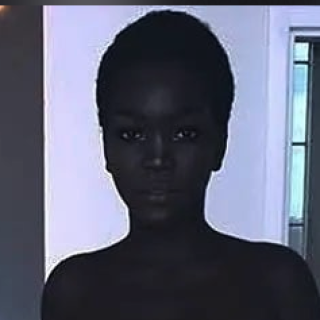 Mona Onyxxx Pornstar