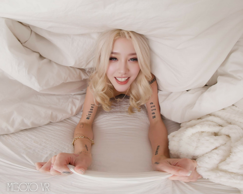 Whitney Malone in Wild Switcheroo VR Action - Image 2