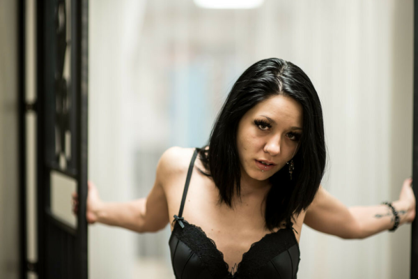 Veronique Tinkler First Solo in Stunning 2K - Image 3