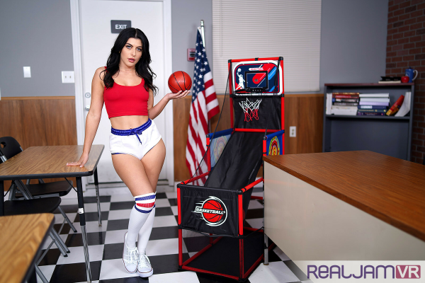 Gal Ritchie in Sweet Bribe Play VR Thrill - Image 1