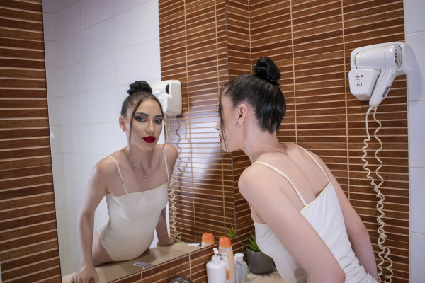 Brunette Skinny Teen Playing With Her Pussy in The Shower - Image 5