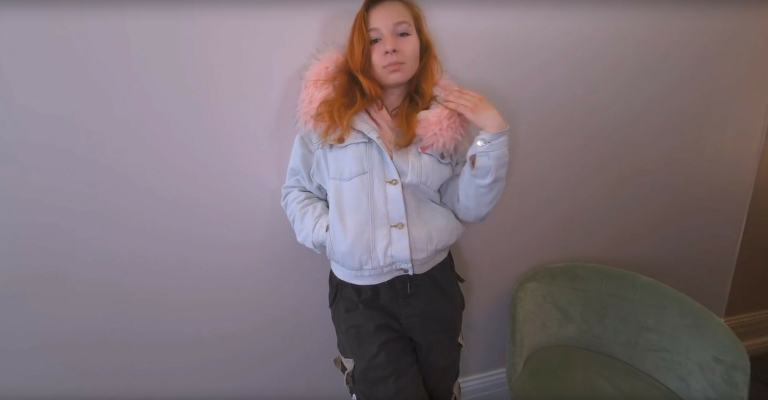 Heidi Blaze Redhead Teen Solo in Stunning 4K - Image 1