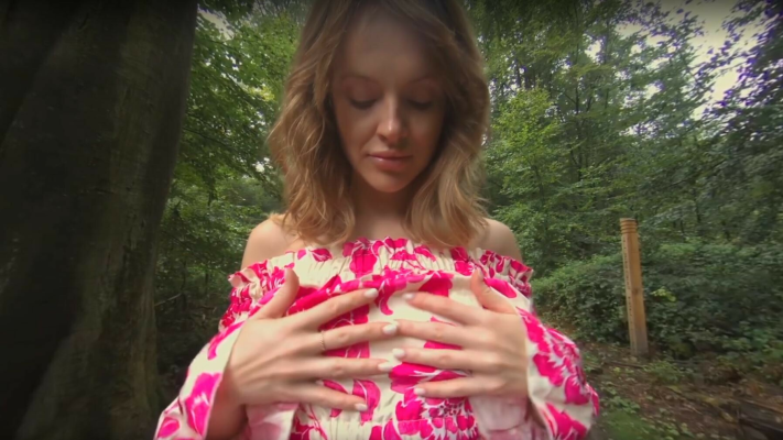 Natalia Forrest Flashing in Stunning 4K Solo - Image 3