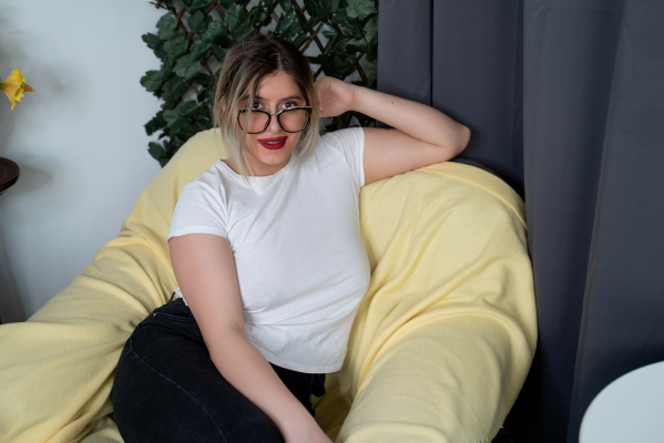 Isabella Snow First VR Solo Thrill - Image 2