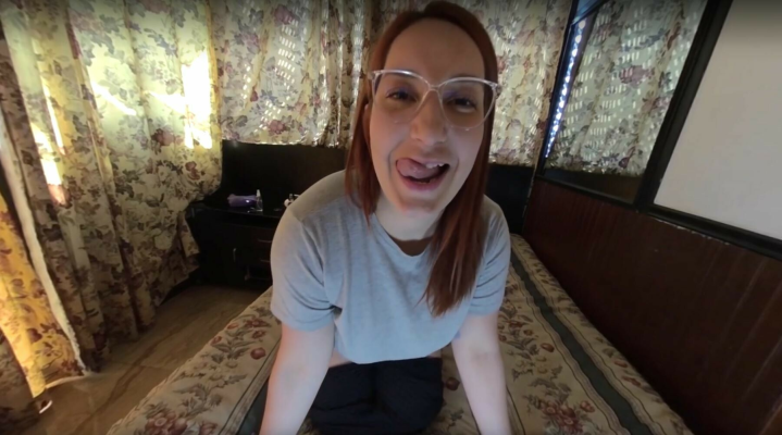 Play VR Laurita Bella Mi Vecina Cachonda Episode : 01 She said, "Hagamos una xxx." - Image 1