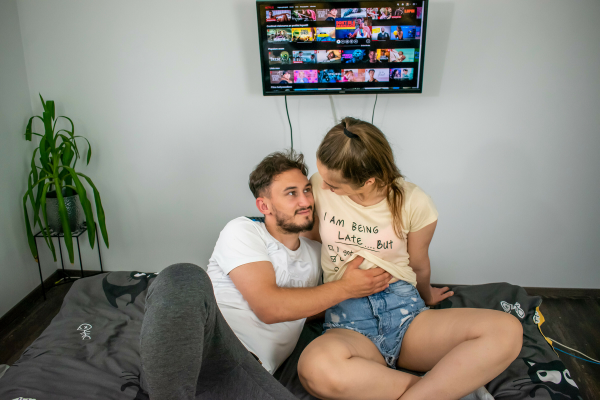 Darya & Brad - Netflix and Fuck - Image 3