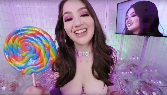 Alyx Star's Sensual Caramel Tease in VR - Image 4