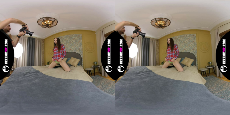 Virtual Reality Backstage Sexy Phoneixa Poses Naked in Photosession - Image 1